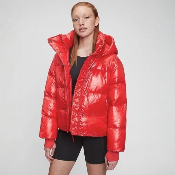 GAP 100% Recycled Polyester Heavyweight Red Cropped Puffer Jacket Womens XL NWOT - Picture 1 of 11